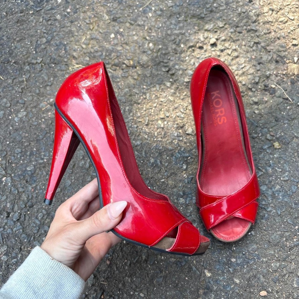 y2k 2000s Michael Kors red patent leather peep toe heels Size 9.5